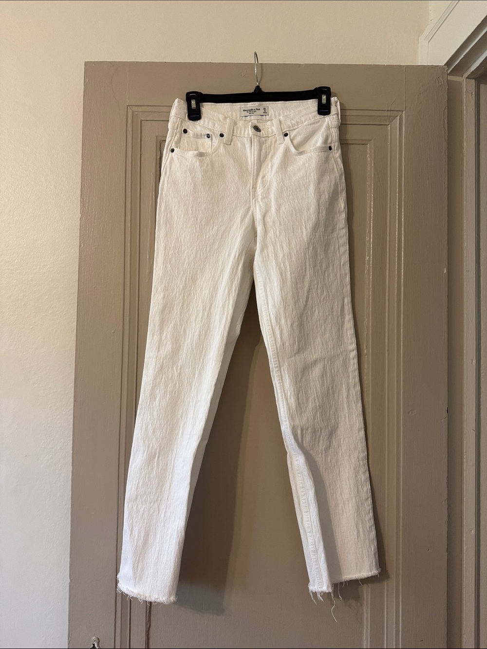 Abercrombie & Fitch White Women's Straight-Leg Jeans
